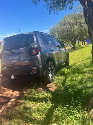 JEEP RENEGADE 2.0 16V TURBO DIESEL LONGITUDE 4P 4X4 AUTOMÁTICO JEEP RENEGADE 2.0 16V TURBO DIESEL LONGITUDE 4P 4X4 AUTOMÁTICO